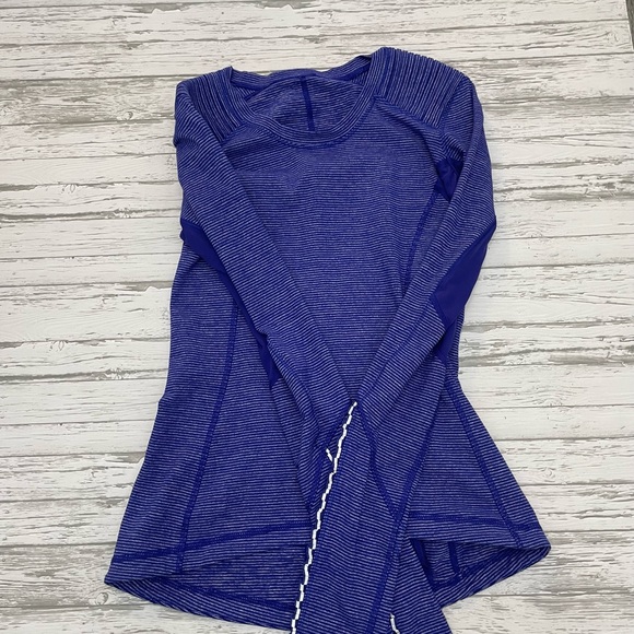 Lululemon workout top - Picture 3 of 4